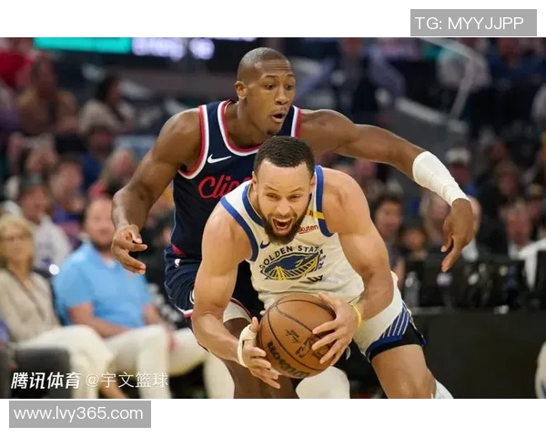 勇士与快船激战正酣1月14日精彩对决引发球迷热议